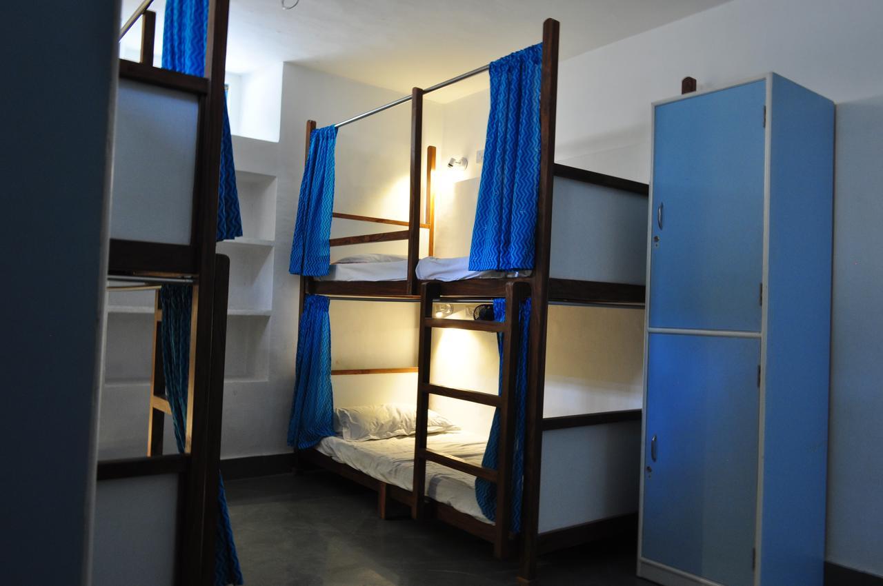 Jantar Hostel